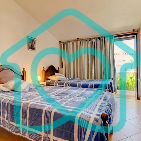 Villas2go2 Lisa